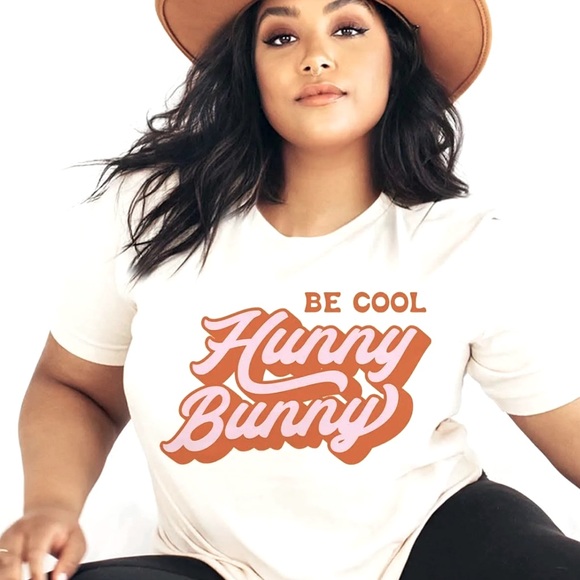 Be Cool Hunny Bunny T-shirt - Picture 1 of 2